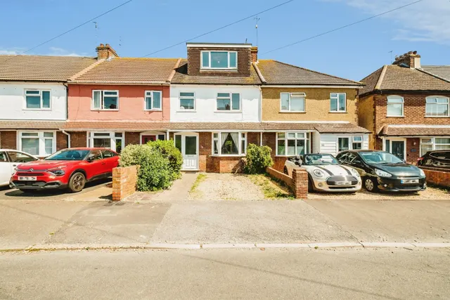 Wembley Avenue, Lancing, BN15, photo 1