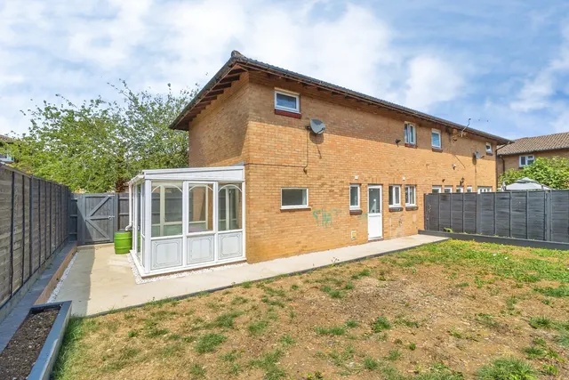 Photo 2 — Ulyett Place, Oldbrook, Milton Keynes, Buckinghamshire, MK6