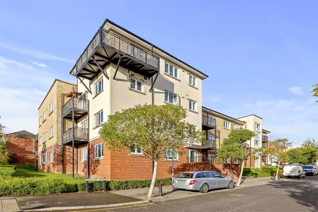 Ercolani Avenue, High Wycombe, HP13, photo 3
