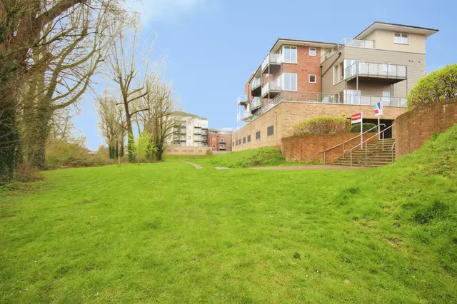 Andrews Close, WARWICK, photo 1