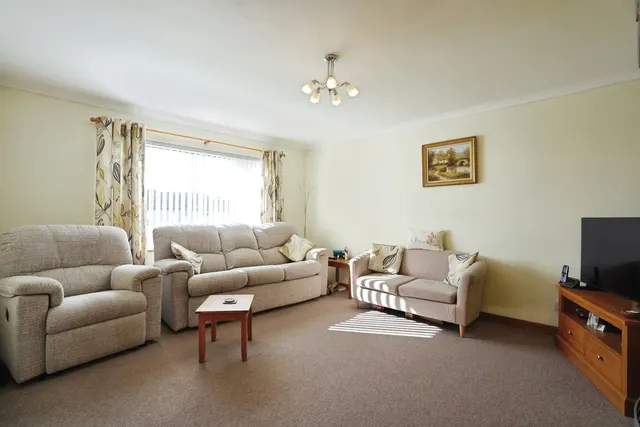 Roslyn Close, St. Austell, PL25, photo 2