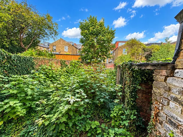 Buchanan Gardens, London, NW10, photo 2