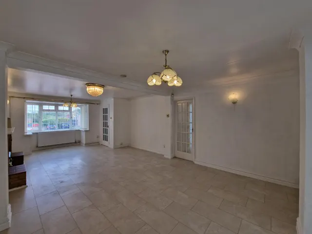 Byfleet Close, Bilston, WV14, photo 3