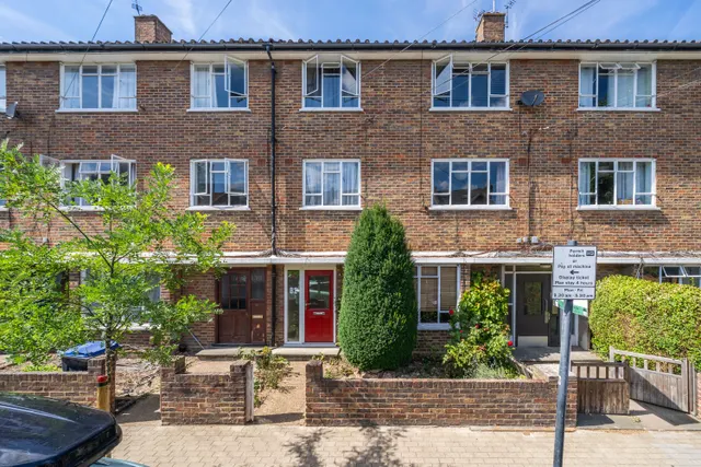 Boundaries Road, London, SW12, photo 1