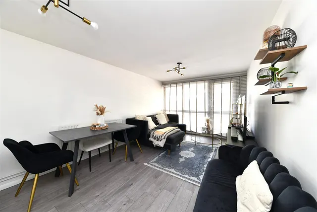Photo 3 — Sloan Court, Stevenage, SG1 5HR