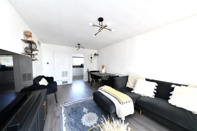 Photo 2 — Sloan Court, Stevenage, SG1 5HR