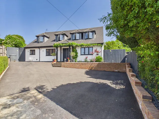 Barnhill Gardens, Marlow SL7 3HB, photo 1