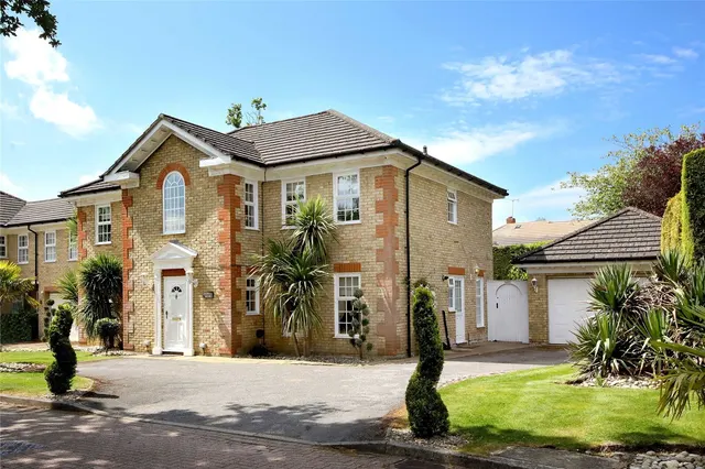 Elmwood Park, Gerrards Cross, SL9, photo 1