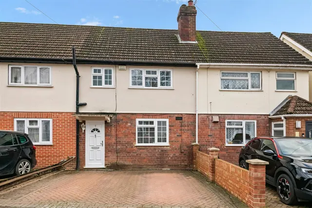 Dagnall Crescent, Uxbridge, photo 1