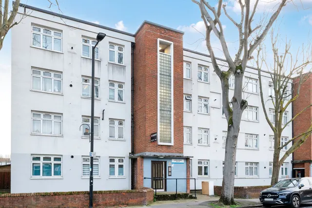 Photo 2 — Lynton Road, London, SE1