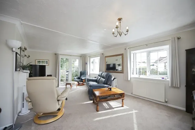 Photo 2 — Broughton Park, Shoreditch, Taunton