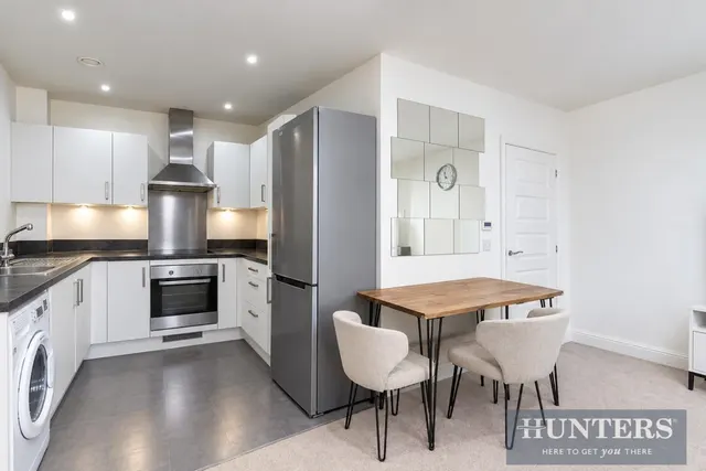 Hunting Place, Hounslow, TW5, photo 2
