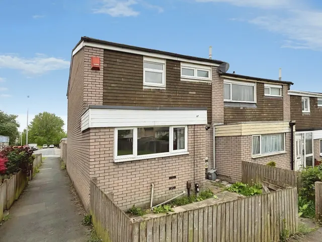 Wildwood, Woodside, Telford TF7 5PR, photo 1