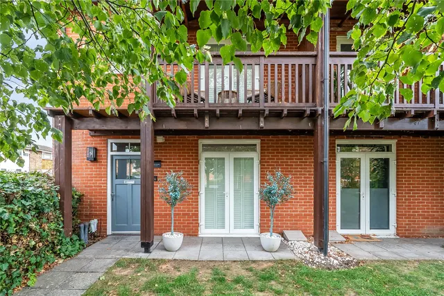 Henderson Avenue, Guildford, GU2, photo 3
