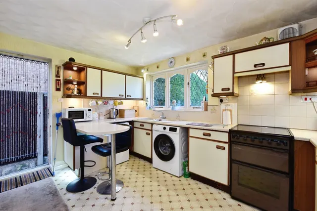 Photo 3 — Wychwood Glen, Sothall, Sheffield