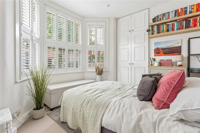 Mantilla Road, London, SW17, photo 1