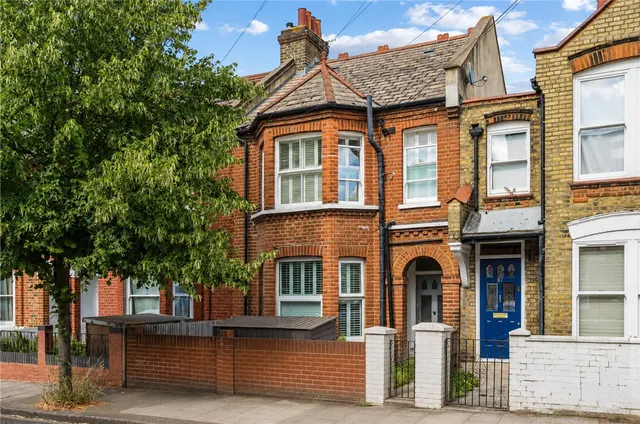 Mantilla Road, London, SW17, photo 1