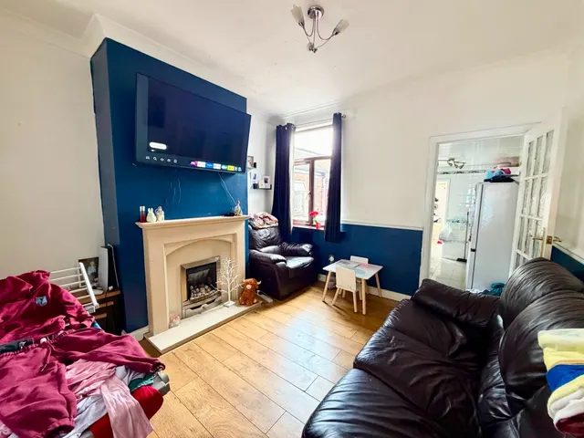 Queen Street, Newcastle-Under-Lyme, ST5, photo 2