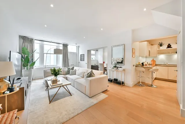 Cranley Mews, South Kensington, London, SW7 3BY, photo 1