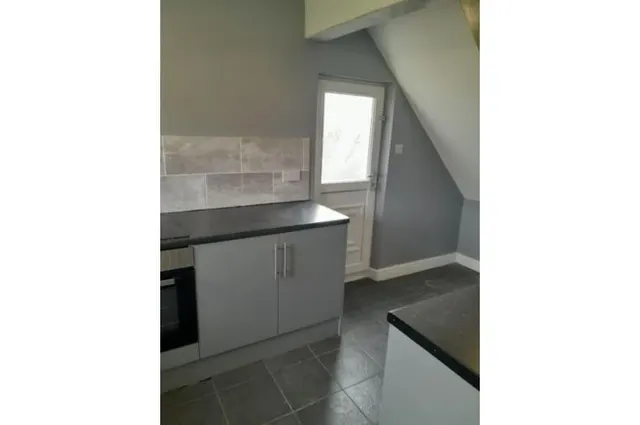 Photo 3 — Welland Crescent, Barnsley
