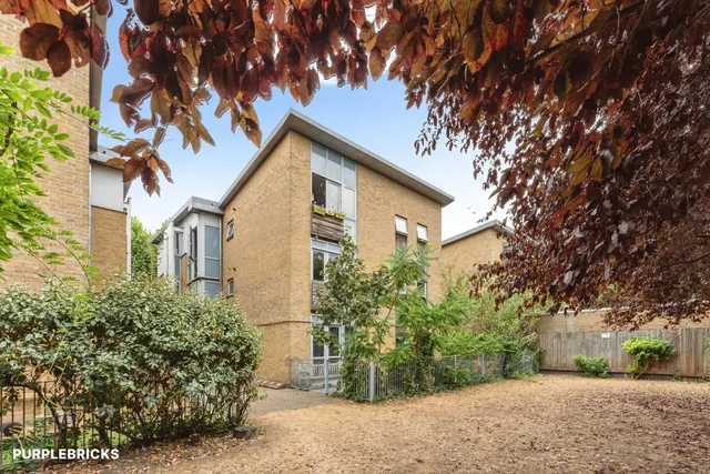 Romford Road, London, E7, photo 1