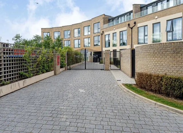 Gunnersbury Mews, Chiswick, W4, photo 1