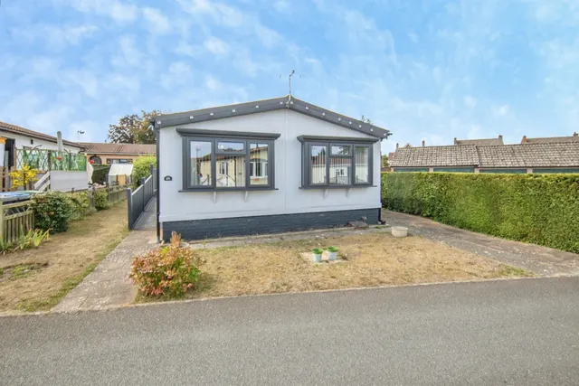 Foxhall Road, Rushmere St. Andrew, Ipswich, photo 1