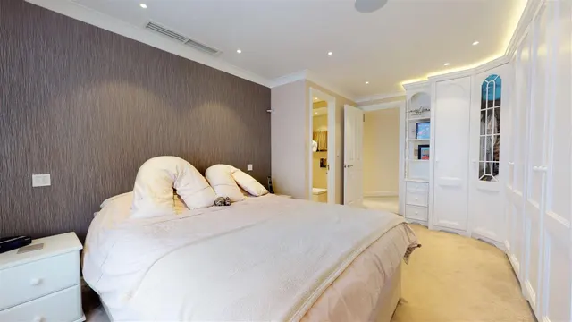 The Watergardens, Woodford Green, IG8, photo 3