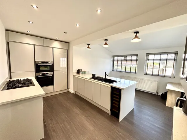 Broadgate Avenue, Horsforth, LS18, photo 2