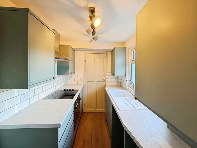 Church Hill, Temple Ewell, CT16, photo 3