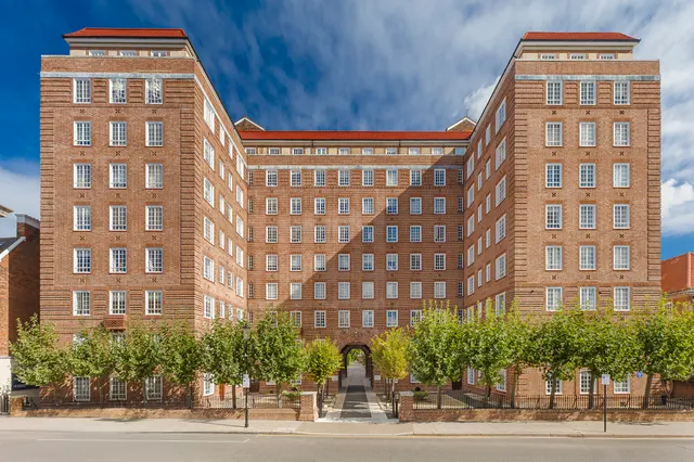 Swan Court, Chelsea Manor Street, Chelsea Manor, London, photo 1