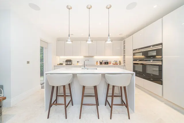 Old Avenue, Weybridge, KT13, photo 3