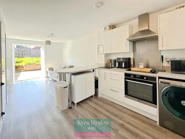 Hutchings Drive, EX1, photo 2