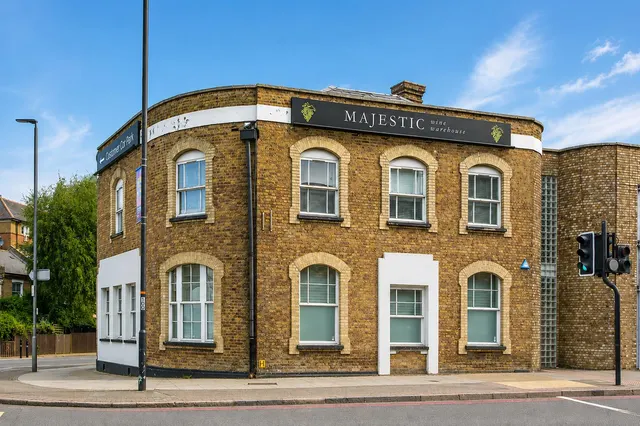 Roehampton Lane, London, SW15, photo 2