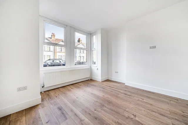 Photo 2 — 30A Regina Road, Southall, UB2 5PL
