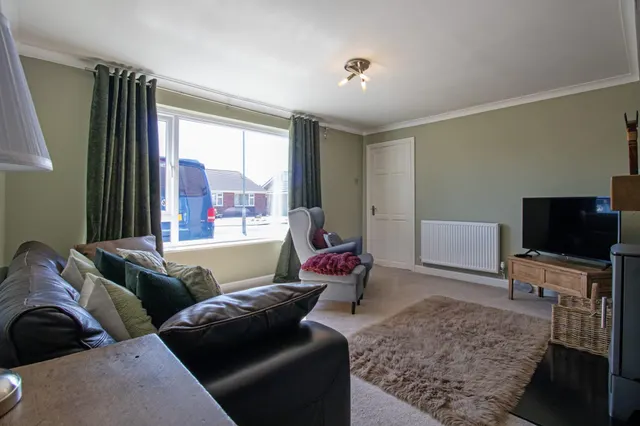 Morton Close, Morton, DN21, photo 2