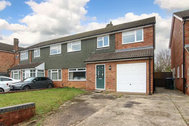 Tile Kiln Lane, Hemel Hempstead, Hertfordshire, HP3 8NH, photo 1