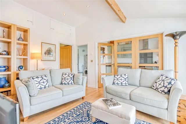 Seaview Crescent, Goodwick, SA64, photo 3