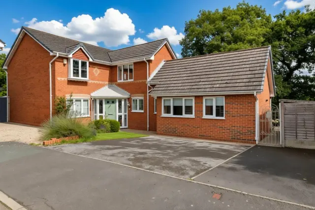 Wentworth Grove, Winsford, photo 1