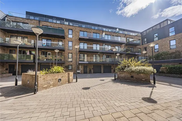 Swan Street, Old Isleworth, TW7, photo 1