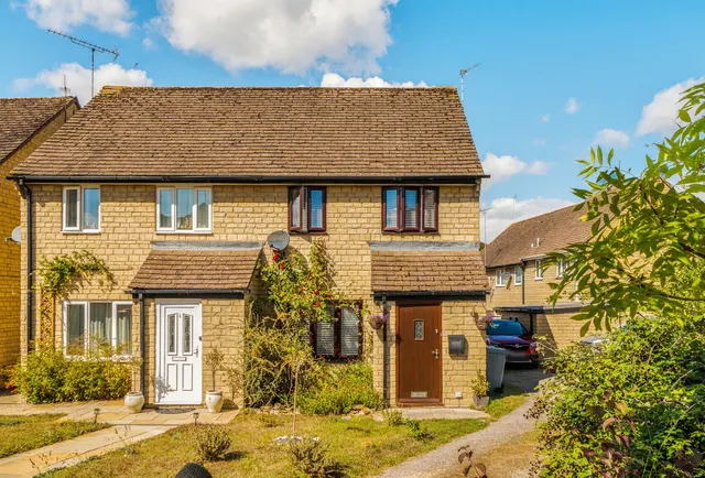 Oxlease, Witney, OX28 3QU, photo 1