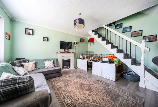 Photo 3 — Oxlease, Witney, OX28 3QU