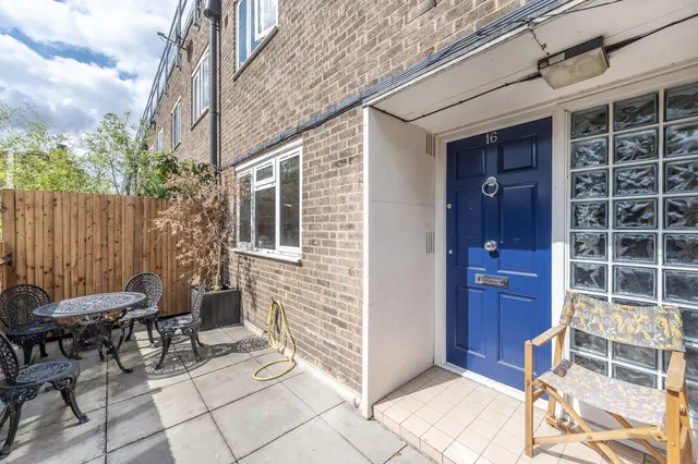 16 Ann Lane, London, photo 1