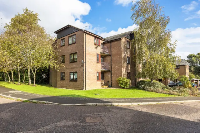 Cedar Close, Buckhurst Hill, IG9, photo 2