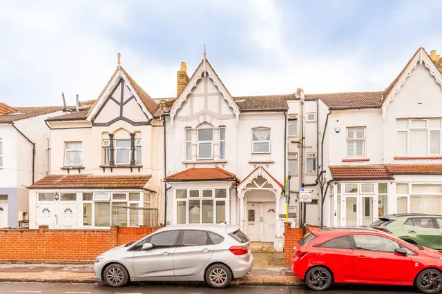 Flat 1, 234 Whitehorse Road, Croydon, photo 1