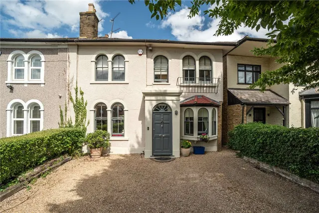 Hainault Road, Chigwell, IG7, photo 1