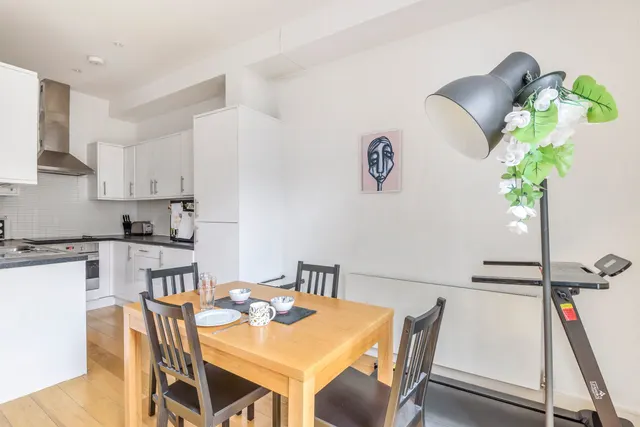Photo 3 — Cavell Street, 54 Cavell Street, London, London, E1 2HP