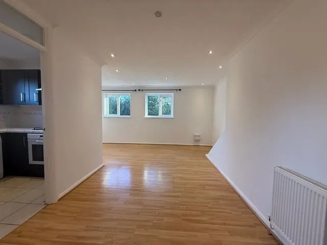 Photo 3 — Old Hertford Road, Hatfield AL9 5EX