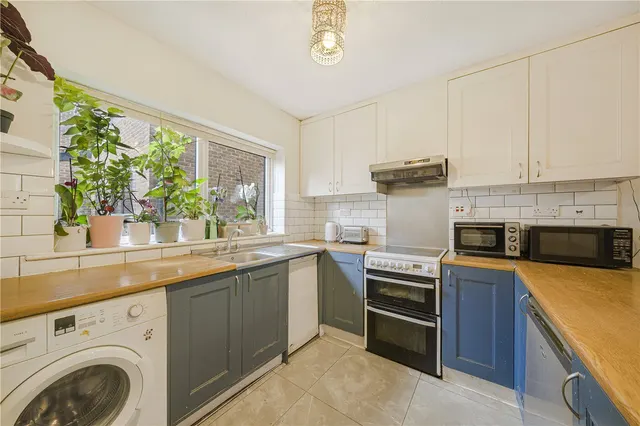 Farrow Place, London, SE16, photo 1