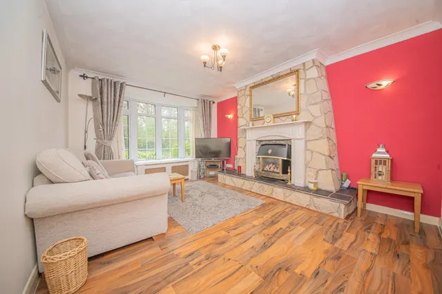 Photo 2 — Selhurst Way, Fair Oak, Eastleigh, SO50 7JX